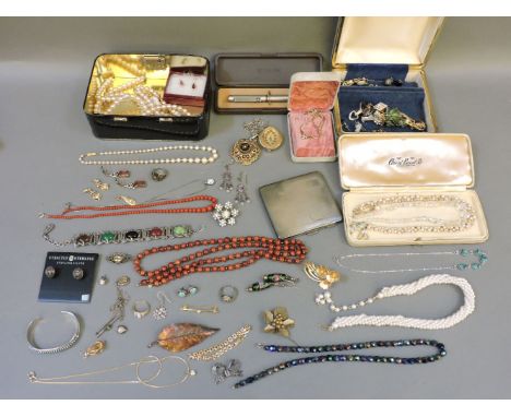 A sterling silver cigarette case, a 9ct gold cultured pearl ring, and assorted silver and costume jewellery