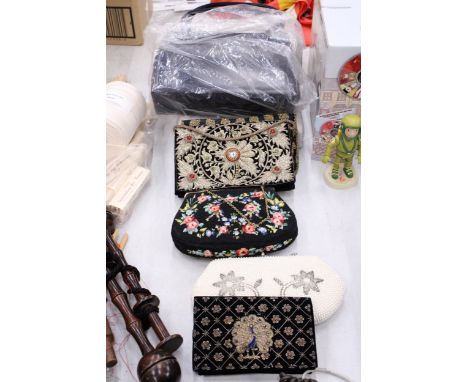 EIGHT VINTAGE HANDBAGS TO INCLUDE TAPESTRY AND BEADED EXAMPLES