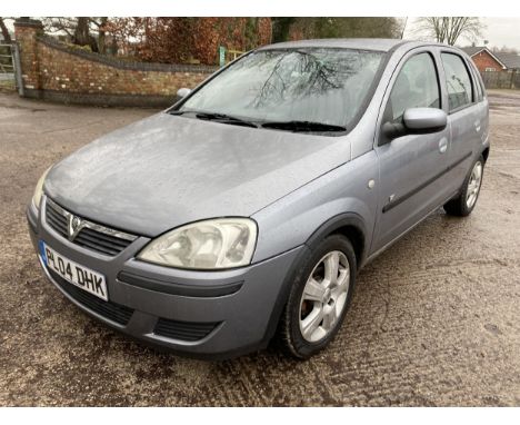 A SILVER 2004 5DR 1.2L PETROL VAUXHALL CORSA, REGISTRATION NO. PL04DHK COMPLETE WITH V5 DOCUMENT, 2 KEYS AND MOT UNTIL 22/05/