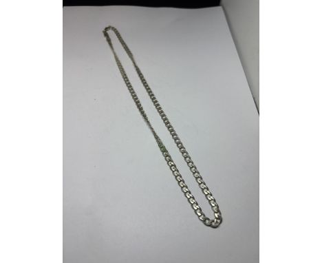 A SILVER FLAT LINK NECKLACE LENGTH 20"