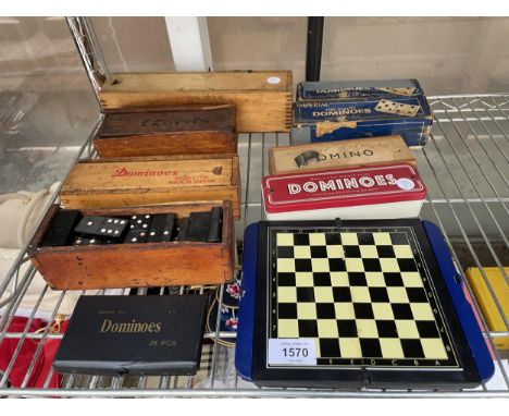 AN ASSORTMENT OF PUB GAMES TO INCLUDE DOMINOES AND A FOLDING CHESS BOARD ETC