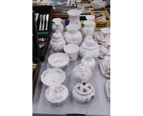 A LARGE QUANTITY OF AYNSLEY LITTLE SWEETHEART TOGETHER WITH AN AYNSLEY PEMBROKE SUGAR BOWL AND HOLLY BARN LIDDED TRINKET POT