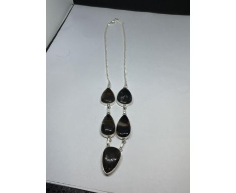 A MARKED 925 SILVER NECKLACE WITH OBSIDIAN JASPER STONES