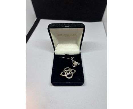 A MACKINTOSCH SILVER NECKLACE AND BROOCH IN A PRESENTATION BOX