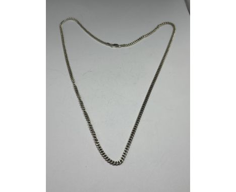 A SILVER FLAT LINK NECKLACE LENGTH 24"