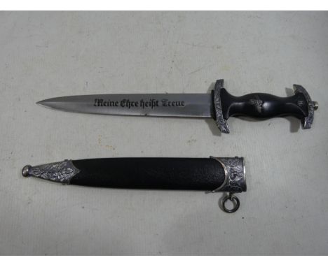 A REENACTORS NAZI GERMANY SS DAGGER AND SCABBARD, 21.5CM BLADE, LENGTH 37CM