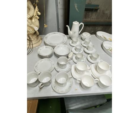 A QUANTITY OF TEAWARE TO INCLUDE A BAMBOO PATTERNED CHINA COFFEE SET WITH COFFEE POT, SUGAR BOWL, CUPS AND SAUCERS, PLUS VARI