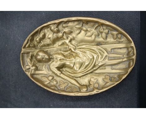 A RARE VINTAGE RISQUE BRASS RING/TRINKET TRAY