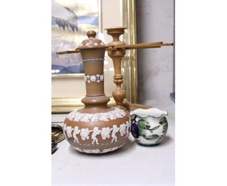 A DOULTON LAMBETH SILICON GENIE JUG VASE BOTTLE WITH COVER TOGETHER WITH A WEMYSS WAVY EDGE POT (A/F)
