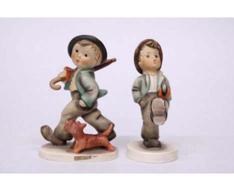 TWO GOEBEL HUMMEL FIGURES "STROLLING ALONG" NO. 5 AND "HAPPY TRAVELLER" NO. 109/0