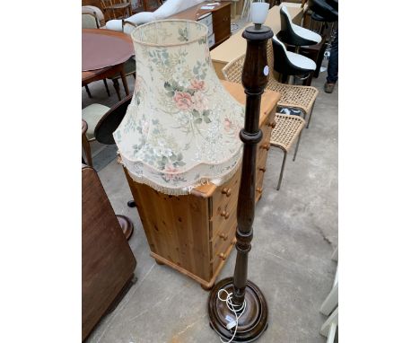 A MID 20TH CENTURY STANDARD LAMP WITH SHADE
