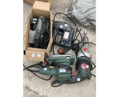 FOUR POWER TOOLS TO INCLUDE A BOSCH ELECTRIC SANDER, A JIGSAW AND A DRILL ETC
