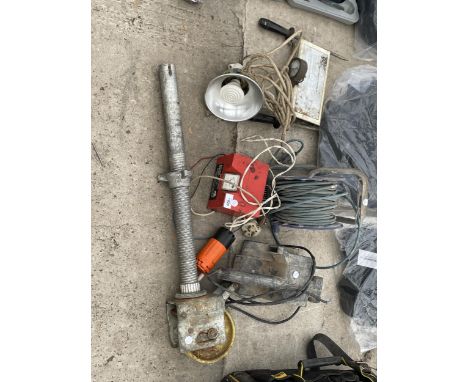A COLLECTION OF TOOLS TO INCLUDE A BATTERY DISCHARGER TESTER, AN EXTENSION LEAD AND A BATTERY CHARGER ETC