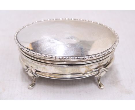 A SILVER HALLMARKED SHEFFIELD TRINKET BOX, TOTAL WEIGHT 108G