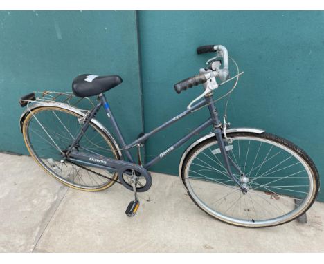 A VINTAGE LADIES DAWES DIPLOMA BIKE