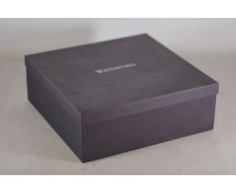 **Waterford Crystal Decanter Set in Presentation Box**This elegant Waterford Crystal decanter set comprises a clear-cut cryst