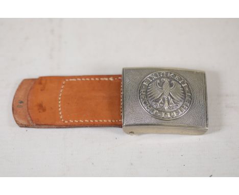 **Vintage German Belt with "EINIGKEIT RECHT FREIHEIT" Metallic Buckle and Leather Strap**This item features a vintage leather