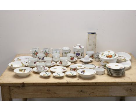 Collection of Royal Worcester Evesham Gold Fine PorcelainThis exquisite collection of Royal Worcester fine porcelain from the