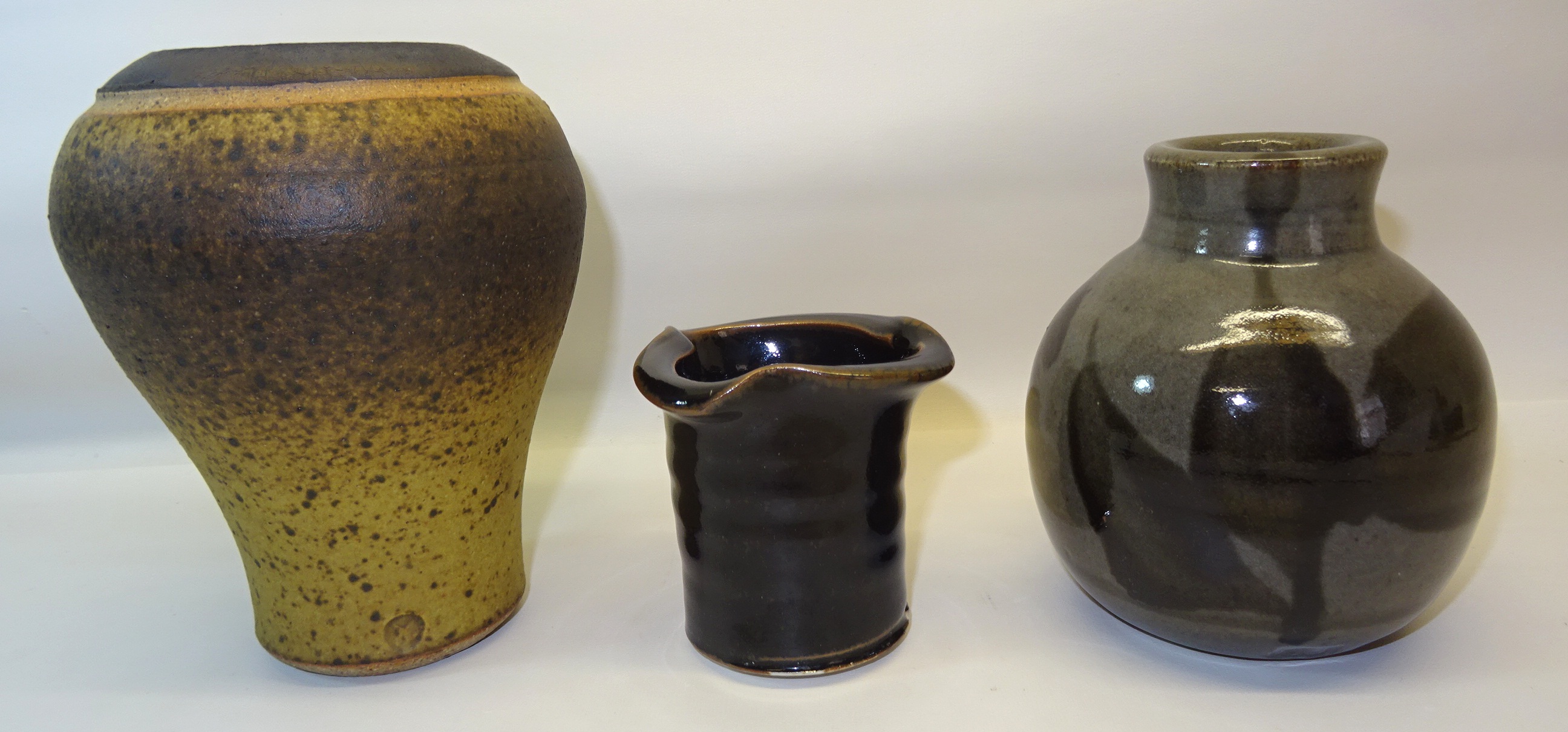 A David Lloyd Jones Studio pottery Vase decorated in shades of grey, 4