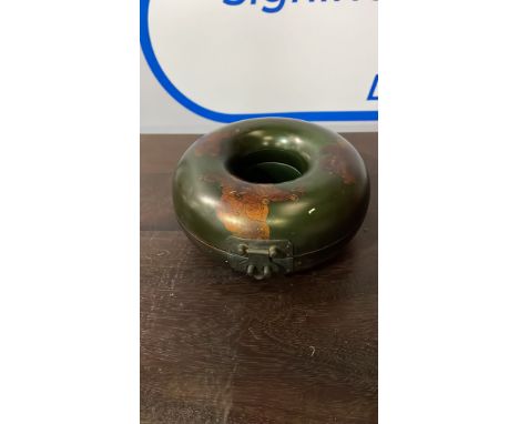 Chinese Lacquered Doughnut Shaped Trinket Box with clasp 200mm (SR522)