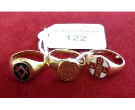 A 9ct gold and black enamel masonic ring, a 9ct gold enamel signet ring and a 9ct gold signet ring 22 grams (3) 