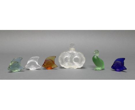   Flakon, "Deux fleurs", Lalique, farbloses Glas, teils mattiert, bezeichnet Lalique France, 9 cm hoch, Stöpsel festsitzend; 