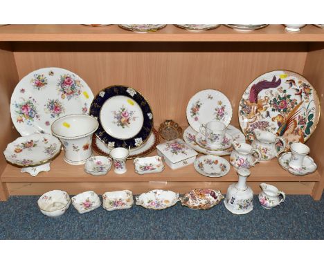 A QUANTITY OF ROYAL CROWN DERBY 'DERBY POSIES' GIFTWARE AND SIMILIAR, comprising trinket dishes, bell, vase, compote, two bud