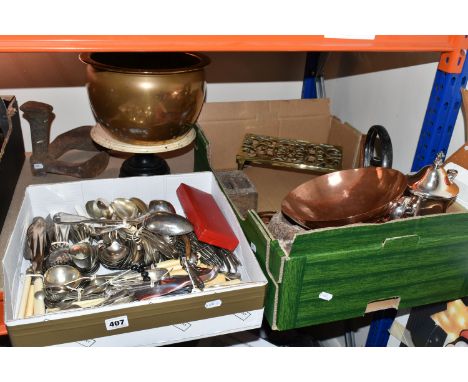 TWO BOXES AND LOOSE METALWARES comprising a box of vintage cutlery to include a silver handled sugar sprinkling spoon (with f