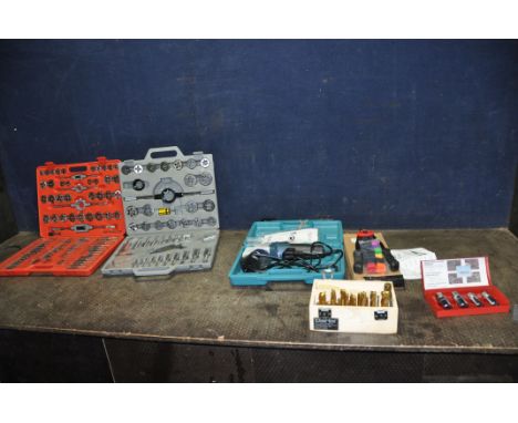 A SELECTION OF METALWORKING TOOLS including a Merry Tools sheet metal nibbler (PAT pass and working) a boxed set of Clarke En