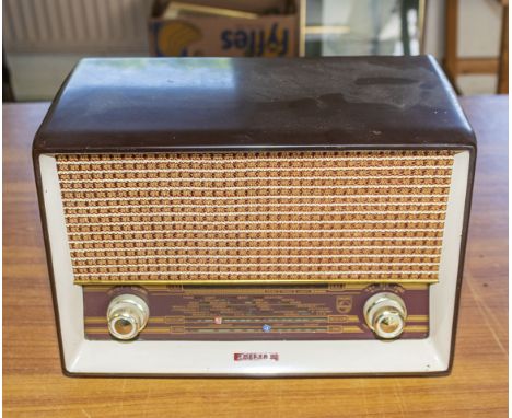 A vintage Phillips bakelite radio