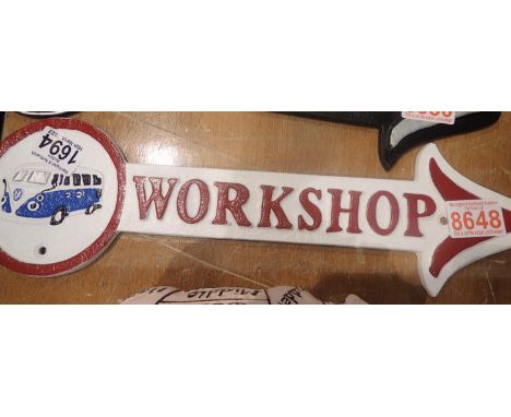 Cast iron VW workshop arrow sign, 40 x 12 cm H. P&amp;P Group 2 (£18+VAT for the first lot and £3+VAT for subsequent lots) 