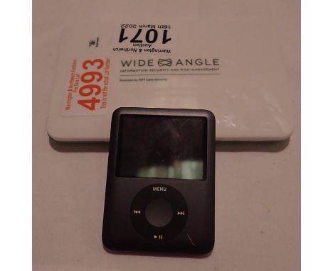 Apple iPod Nano 3rd Gen and a 10,000mAh power bank. P&amp;P Group 1 (£14+VAT for the first lot and £1+VAT for subsequent lots