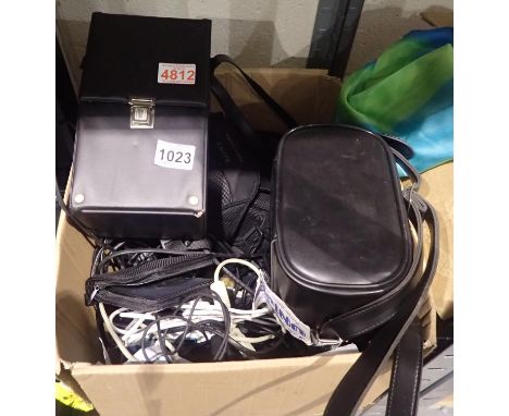 Mixed camera equipment including Chinon. P&amp;P Group 1 (£14+VAT for the first lot and £1+VAT for subsequent lots) 