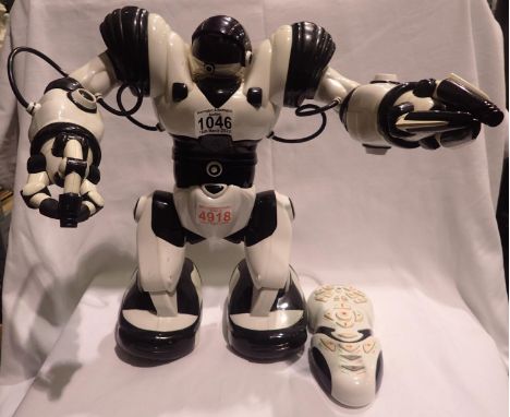 WowWee Ronosapien remote control robot toy, remote is present, H: 35 cm. Not available for in-house P&amp;P, contact Paul O'H
