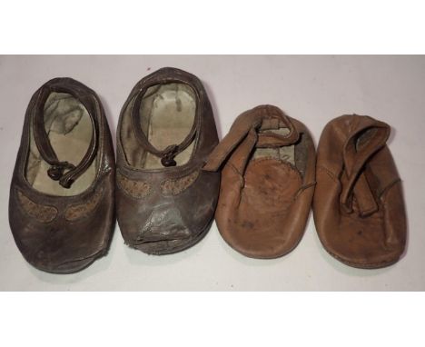 Two pairs of antique leather childs shoes. P&amp;P Group 1 (£14+VAT for the first lot and £1+VAT for subsequent lots) 