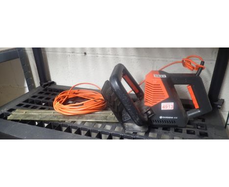 Gardena 400 40cm electric hedge trimmer. Not available for in-house P&P, contact Paul O'Hea at Mailboxes on 01925 659133Condi