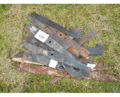 A quantity of rotary mower blades, approx. 23.