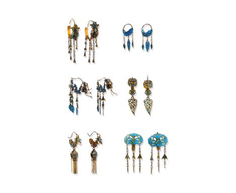 SIX PAIRS OF CHINESE GILT METAL AND KINGFISHER FEATHER EARRINGS, QING DYNASTY One pair formed as dragons, another as phoenix,