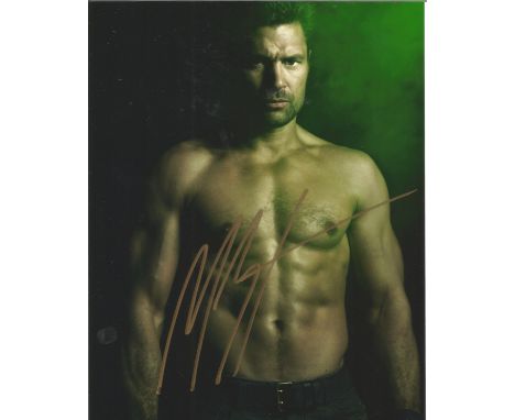 Blowout Sale! Arrow Manu Bennett hand signed 10x8 photo. This beautiful hand-signed photo depicts Manu Bennett as Slade Wilso