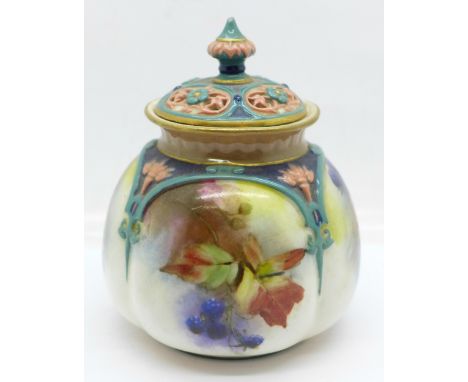 A Hadley's Worcester pot pourri 