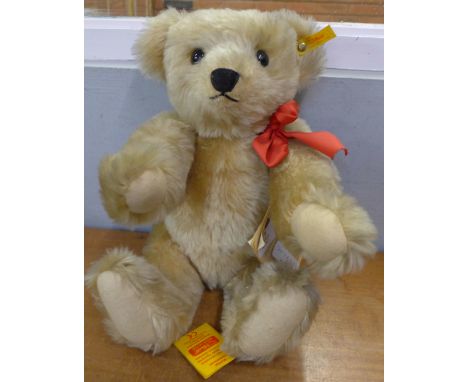 A Steiff replica 1909 Teddy bear 