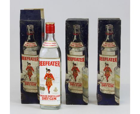 Drei Flaschen Gin Beefeater, London Distilled Dry Gin, je 0,7 L., je gute Füllhöhe, jeweils im org. Karton, diese mit Alterss
