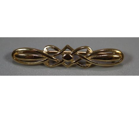 9ct gold celtic knot bar brooch. 2.1g approx. (B.P. 21% + VAT) 