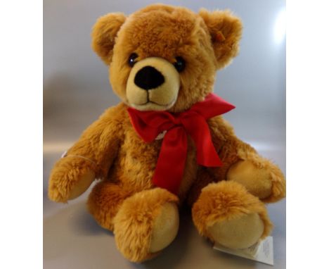 Modern Steiff 'Bobby' bear.   (B.P. 21% + VAT) 
