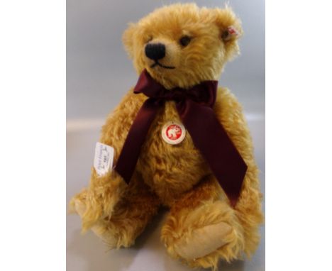 Modern Steiff teddy bear, 'British Collector's Teddy Bear 2015', Ltd Edition 2000.   (B.P. 21% + VAT) 