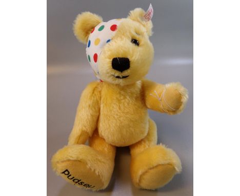 Modern Steiff Christmas Teddy Bear in original box.   (B.P. 21% + VAT) 