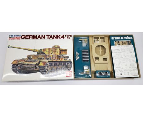 Bandai, boxed 1:15 scale, radio controlled, 'The Big Tank Collection' 0053466 - German Tank 4 Type F2. Condition appears gene
