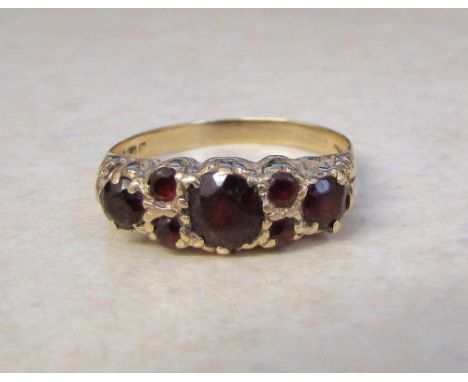 9ct gold garnet ring size R