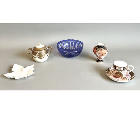 Five pieces of china and glass - comprising a blue cased cut glass bowl, probably Bohemian, 14.3cm diameter; a late 19th cent