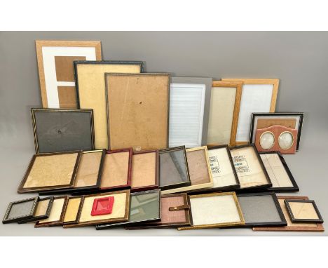32 x vintage and modern photo frames - mostly wooden and leather, the majority with easel backs, including three modern light